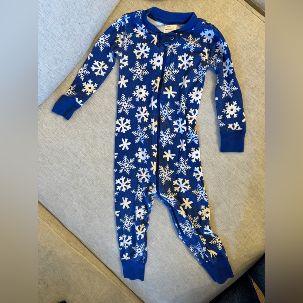Hanna Andersson Zip Onesie snowflake winter pajamas 2T